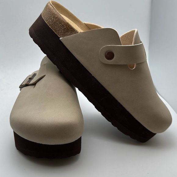 CUSHIONAIRE Women's Cork Footbed Platform Clog 6.5 WIDE SAND - Picture 6 of 7